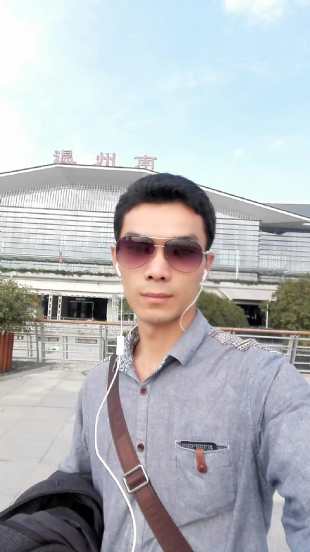 错把真心喂了狗的第三张照片--永安相亲网